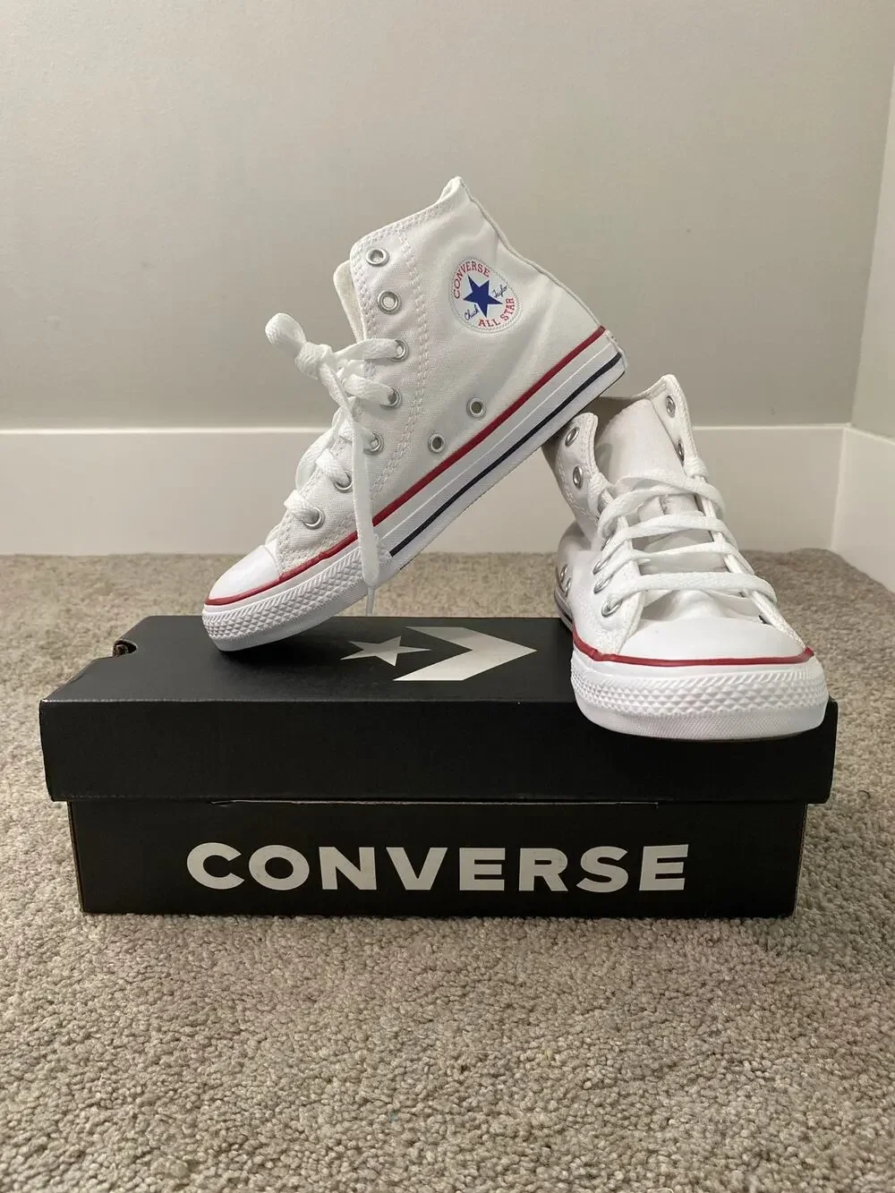 New Converse Chuck Taylor All Star High Tops White Kids Size 2Y
